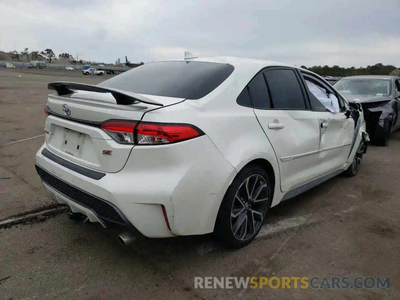 4 Photograph of a damaged car JTDS4RCEXLJ037550 TOYOTA COROLLA 2020