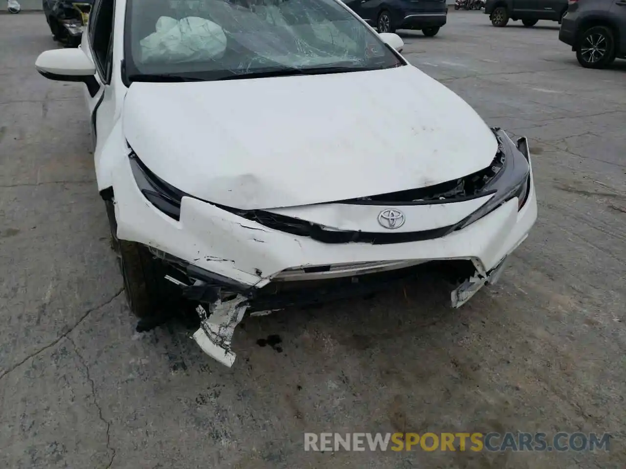 9 Photograph of a damaged car JTDS4RCEXLJ040836 TOYOTA COROLLA 2020