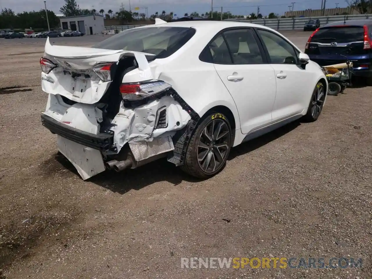 4 Photograph of a damaged car JTDS4RCEXLJ045051 TOYOTA COROLLA 2020