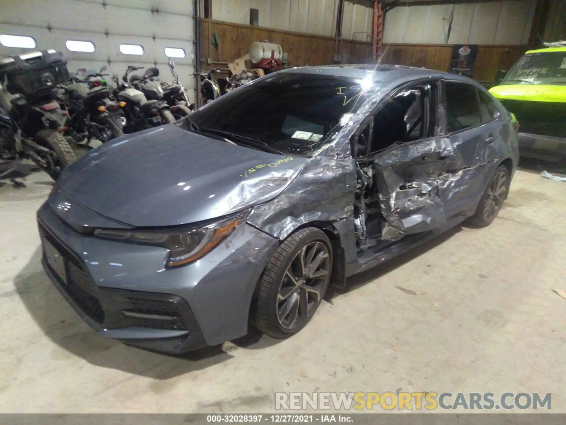 2 Photograph of a damaged car JTDT4RCE0LJ018607 TOYOTA COROLLA 2020