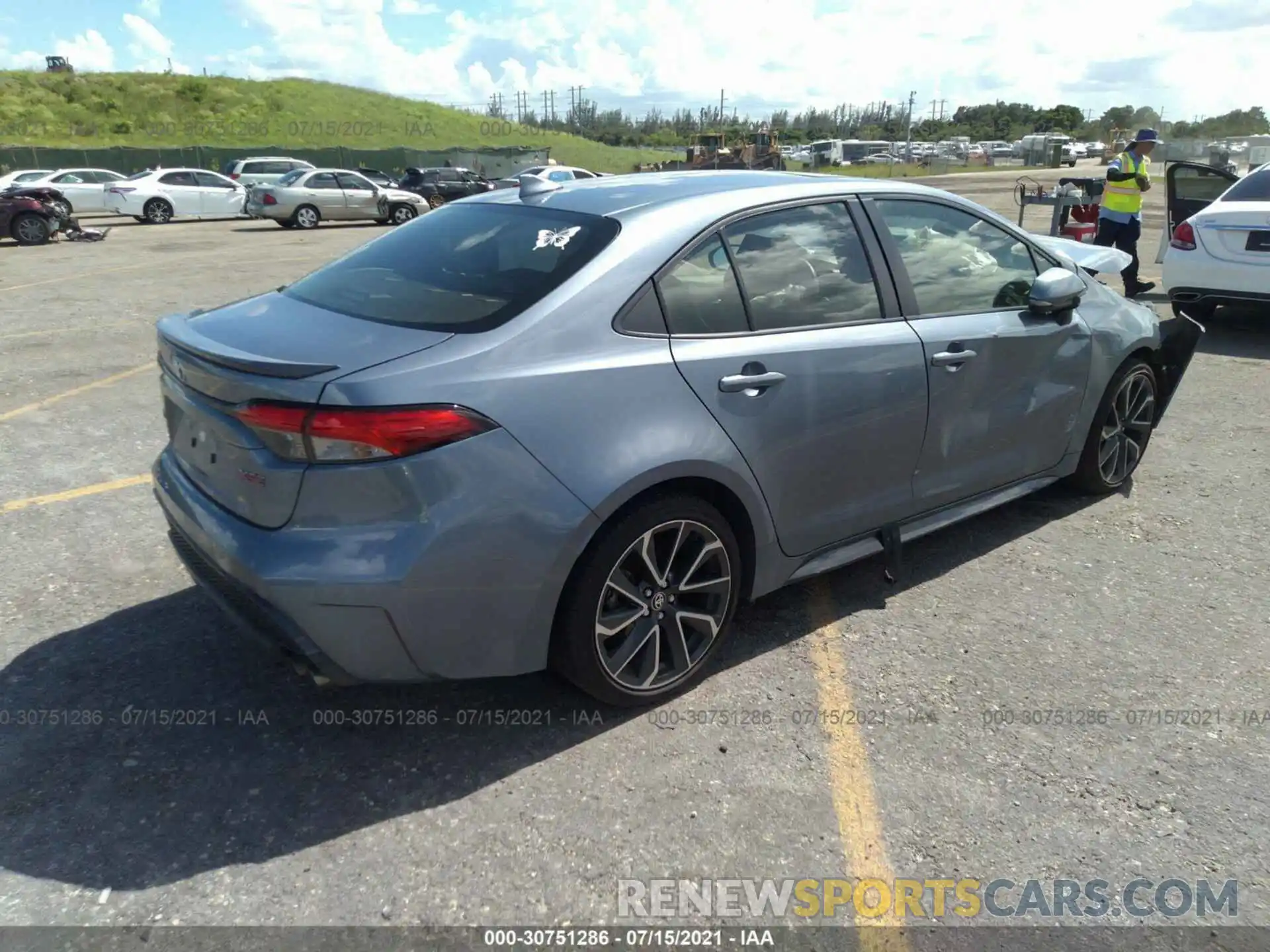 4 Photograph of a damaged car JTDT4RCE0LJ042647 TOYOTA COROLLA 2020