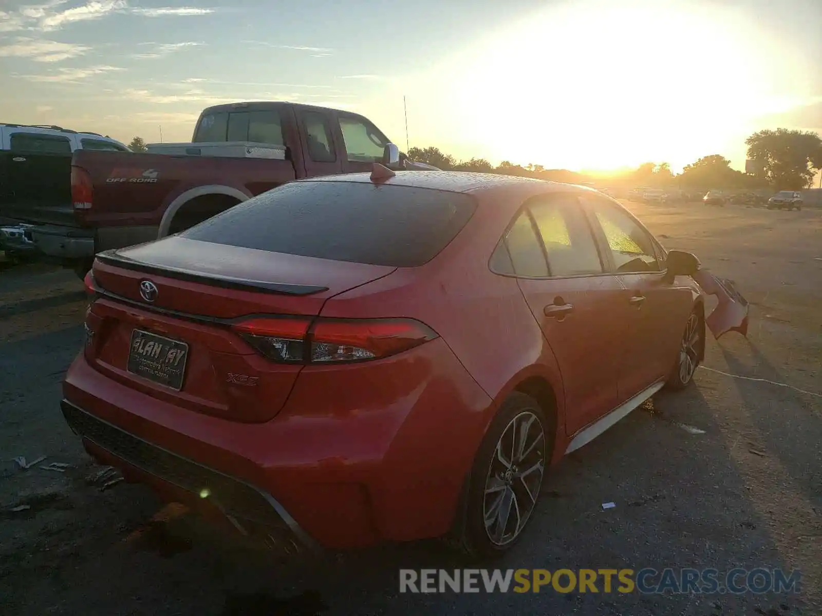 4 Photograph of a damaged car JTDT4RCE1LJ006689 TOYOTA COROLLA 2020