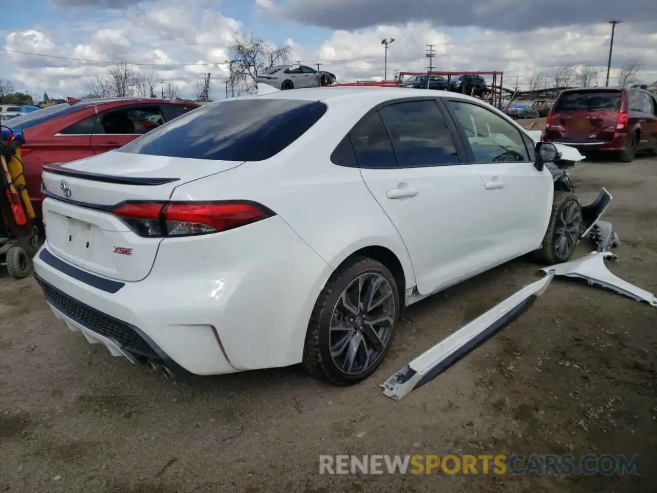 4 Photograph of a damaged car JTDT4RCE1LJ016185 TOYOTA COROLLA 2020