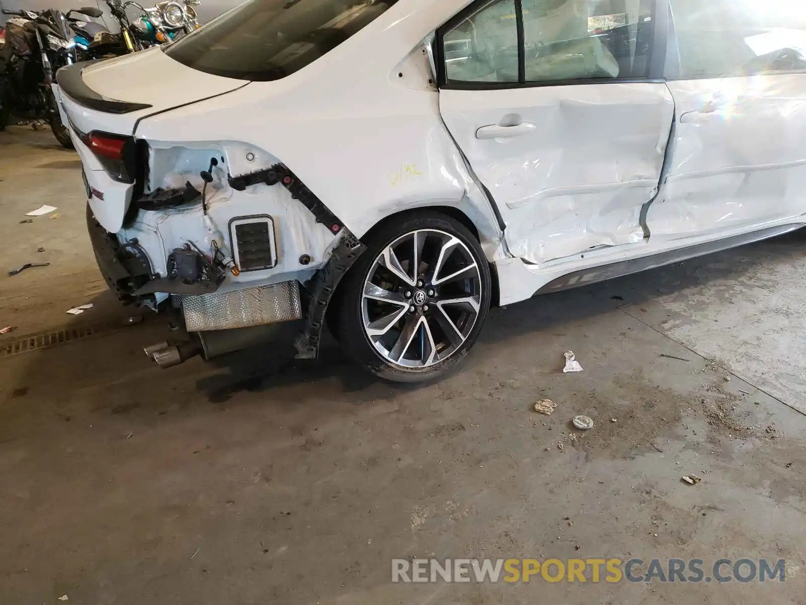 9 Photograph of a damaged car JTDT4RCE1LJ016459 TOYOTA COROLLA 2020