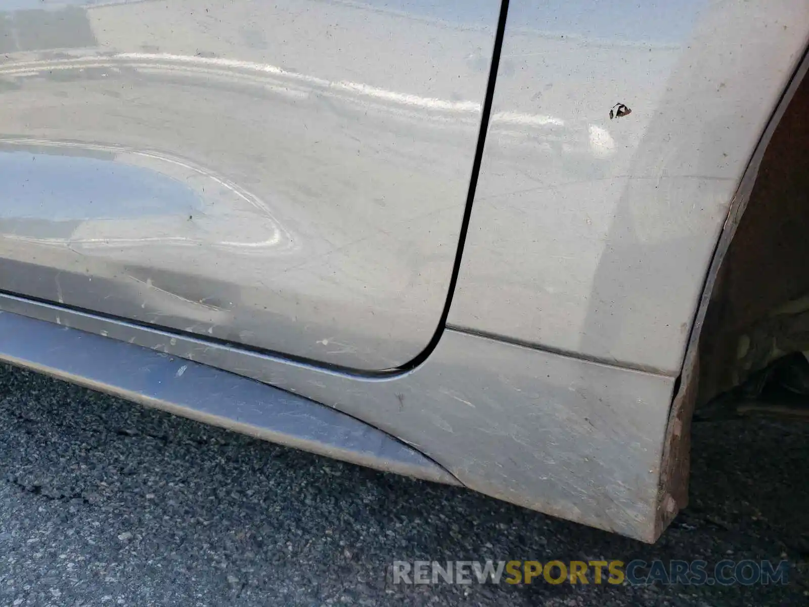 9 Photograph of a damaged car JTDT4RCE2LJ010329 TOYOTA COROLLA 2020