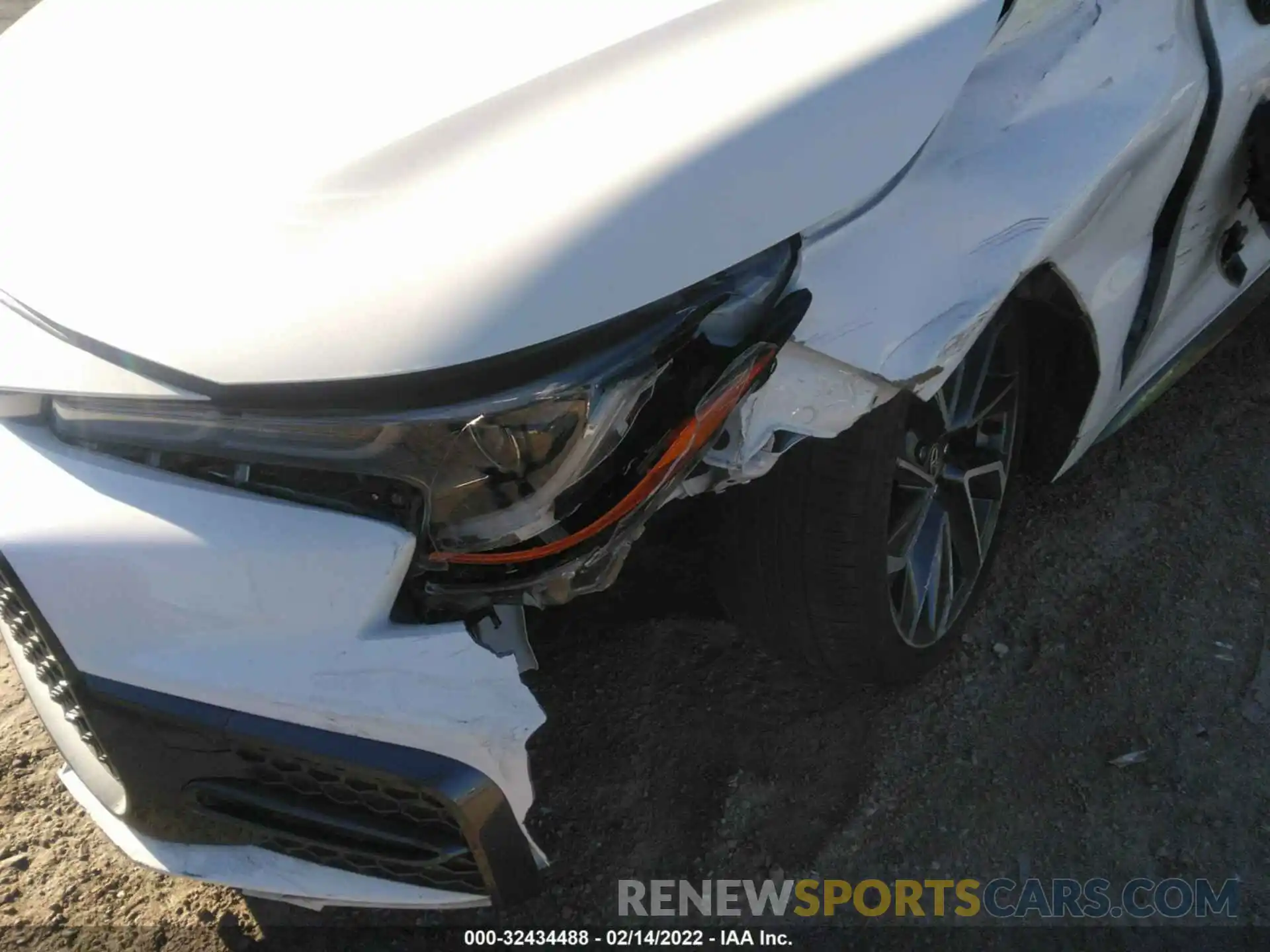 6 Photograph of a damaged car JTDT4RCE3LJ032789 TOYOTA COROLLA 2020