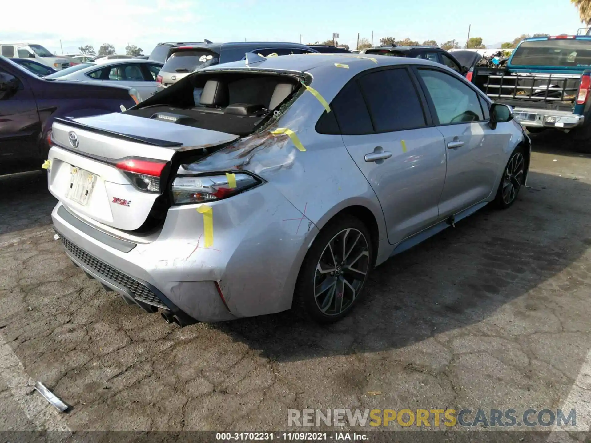 4 Photograph of a damaged car JTDT4RCE5LJ007196 TOYOTA COROLLA 2020