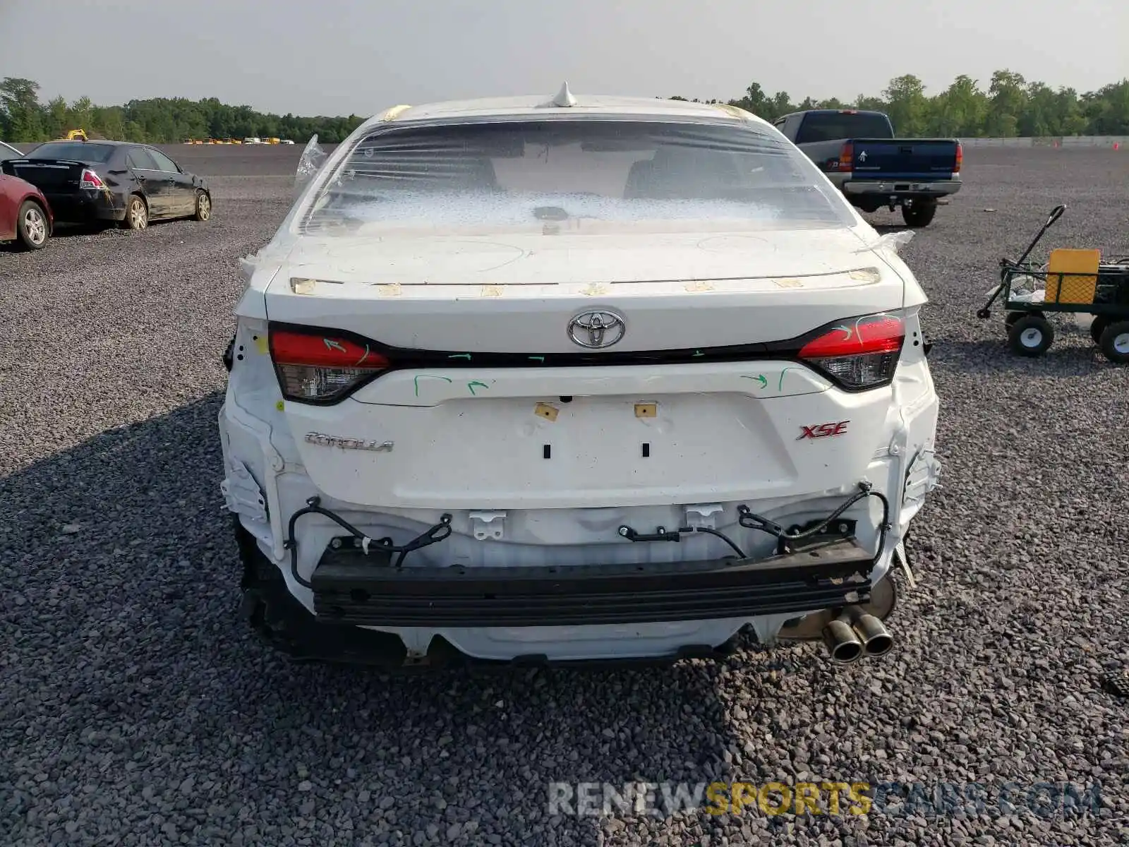 9 Photograph of a damaged car JTDT4RCE7LJ007099 TOYOTA COROLLA 2020