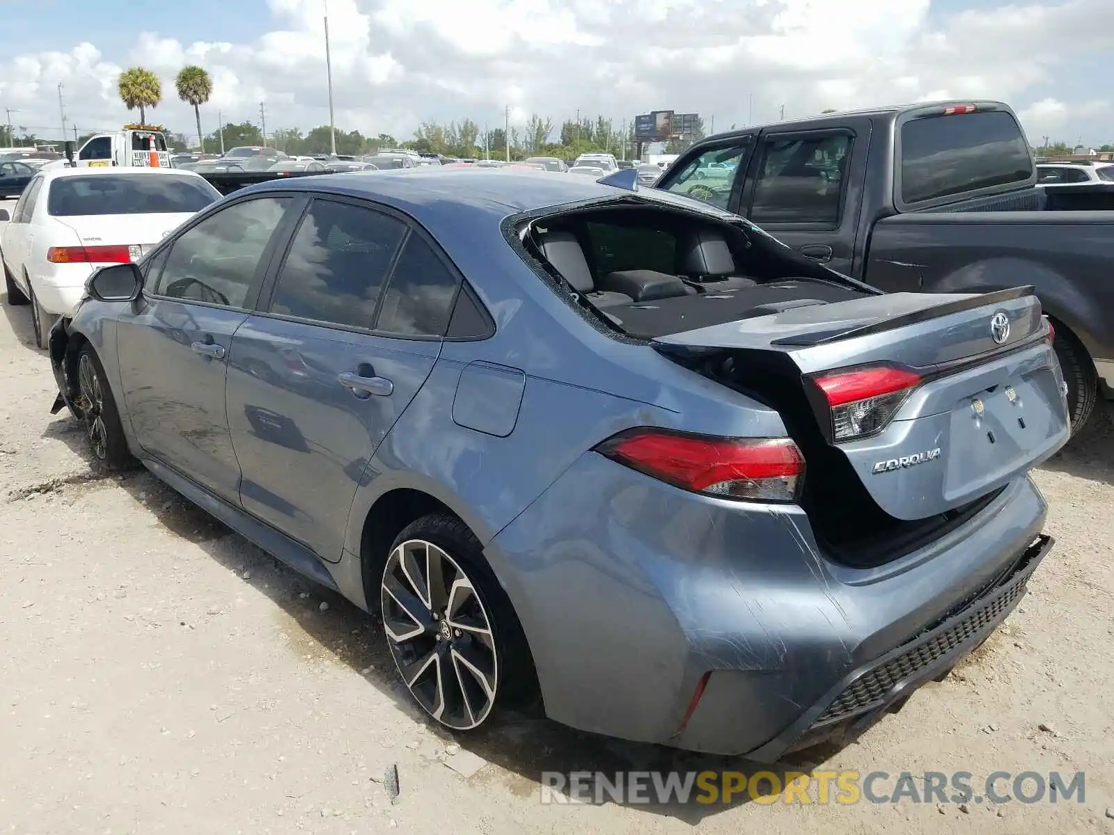 3 Photograph of a damaged car JTDT4RCE8LJ005717 TOYOTA COROLLA 2020