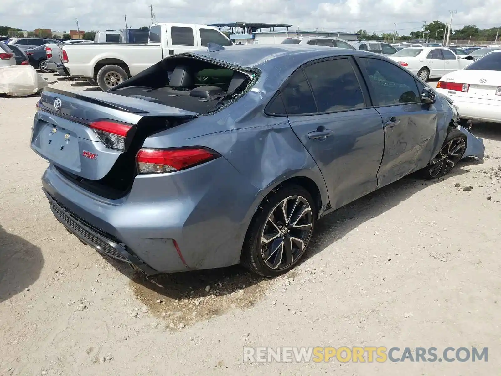 4 Photograph of a damaged car JTDT4RCE8LJ005717 TOYOTA COROLLA 2020