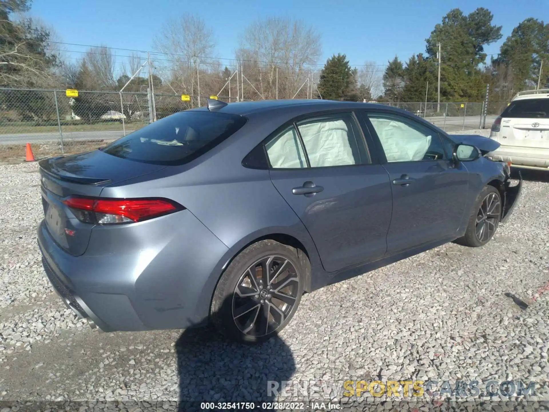 4 Photograph of a damaged car JTDT4RCE8LJ032609 TOYOTA COROLLA 2020