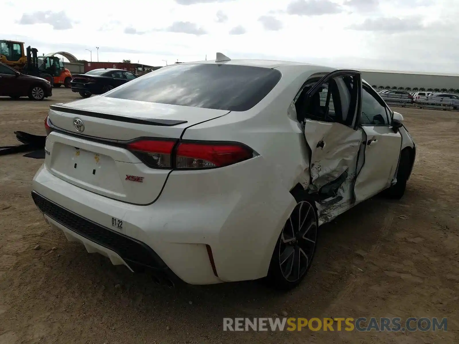 4 Photograph of a damaged car JTDT4RCE9LJ047572 TOYOTA COROLLA 2020