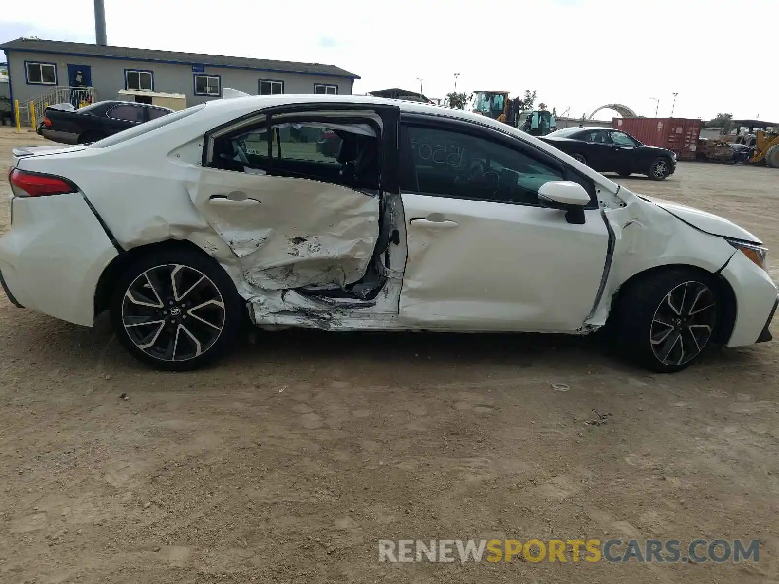 9 Photograph of a damaged car JTDT4RCE9LJ047572 TOYOTA COROLLA 2020