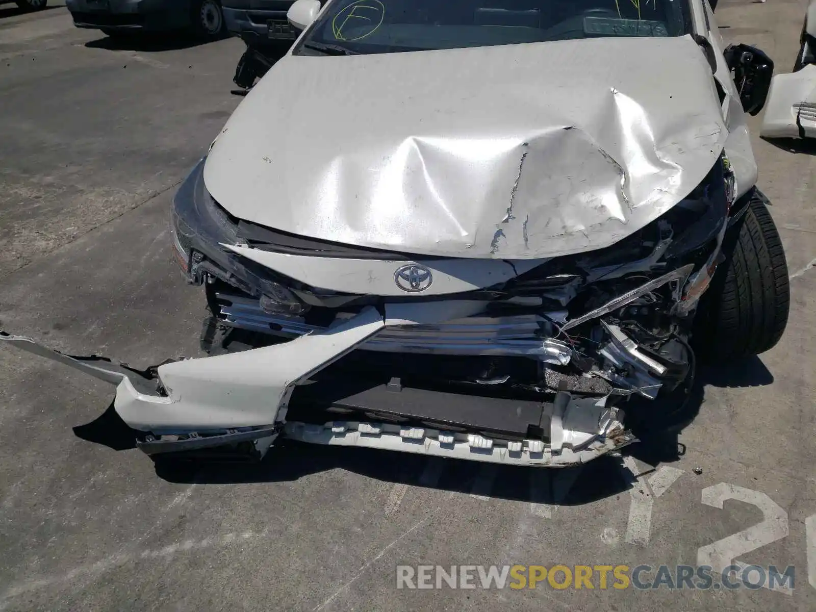 9 Photograph of a damaged car JTDT4RCEXLJ014029 TOYOTA COROLLA 2020