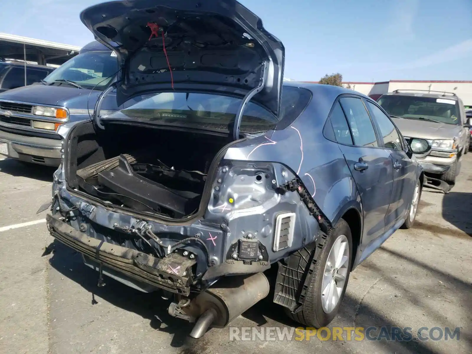 9 Photograph of a damaged car JTDVPRAE0LJ106365 TOYOTA COROLLA 2020