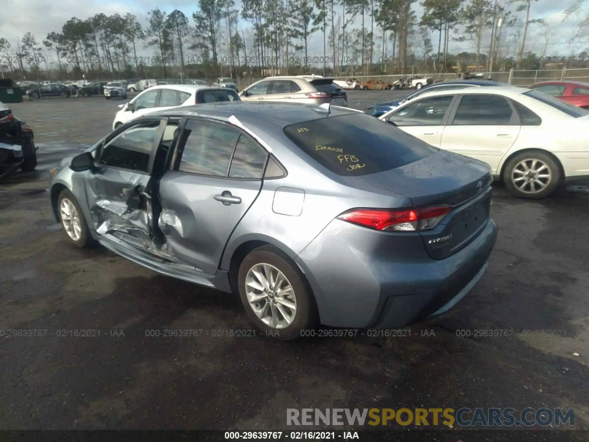 3 Photograph of a damaged car JTDVPRAE0LJ106446 TOYOTA COROLLA 2020