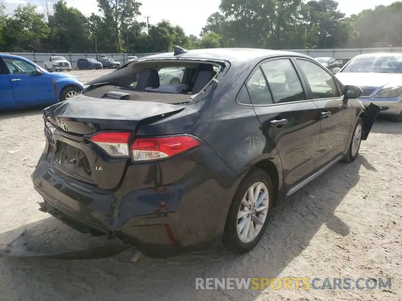 4 Photograph of a damaged car JTDVPRAE1LJ076423 TOYOTA COROLLA 2020