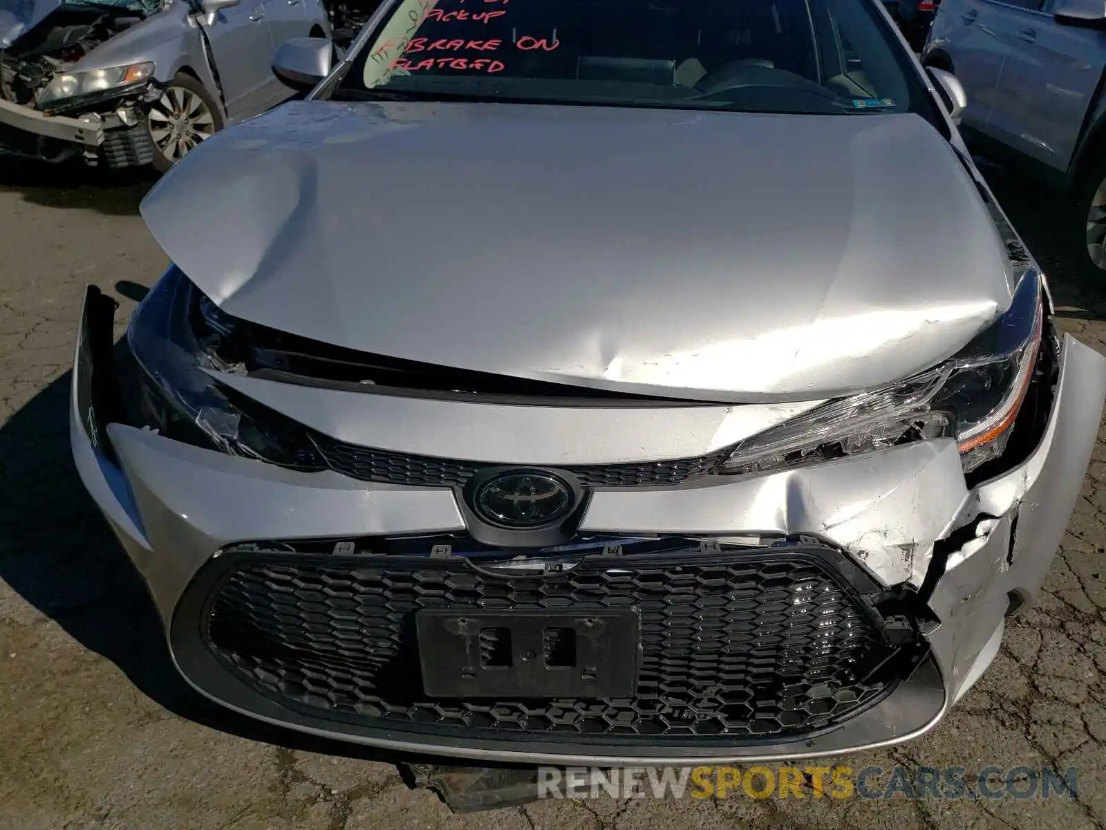 9 Photograph of a damaged car JTDVPRAE1LJ076969 TOYOTA COROLLA 2020