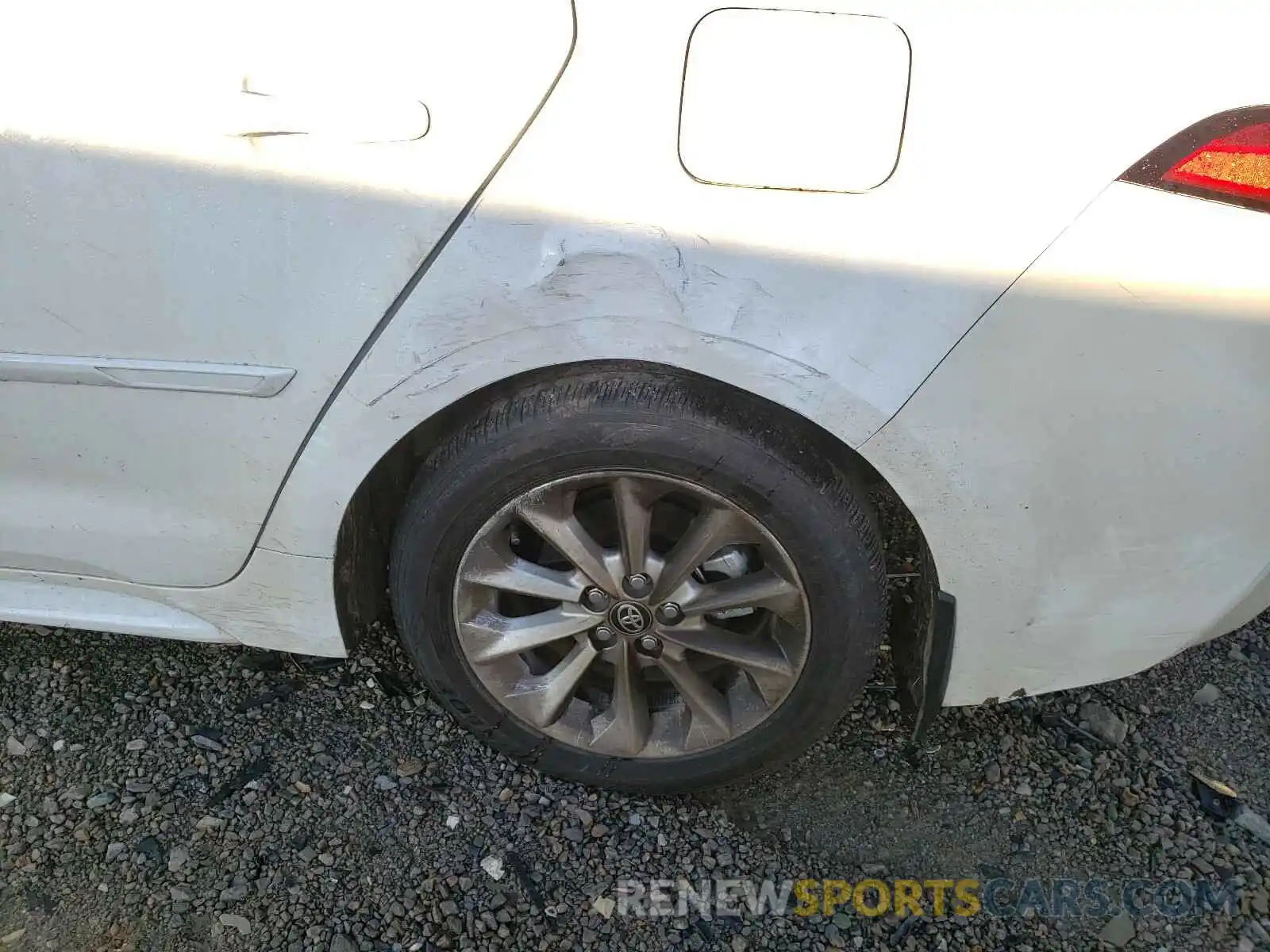 9 Photograph of a damaged car JTDVPRAE1LJ091911 TOYOTA COROLLA 2020