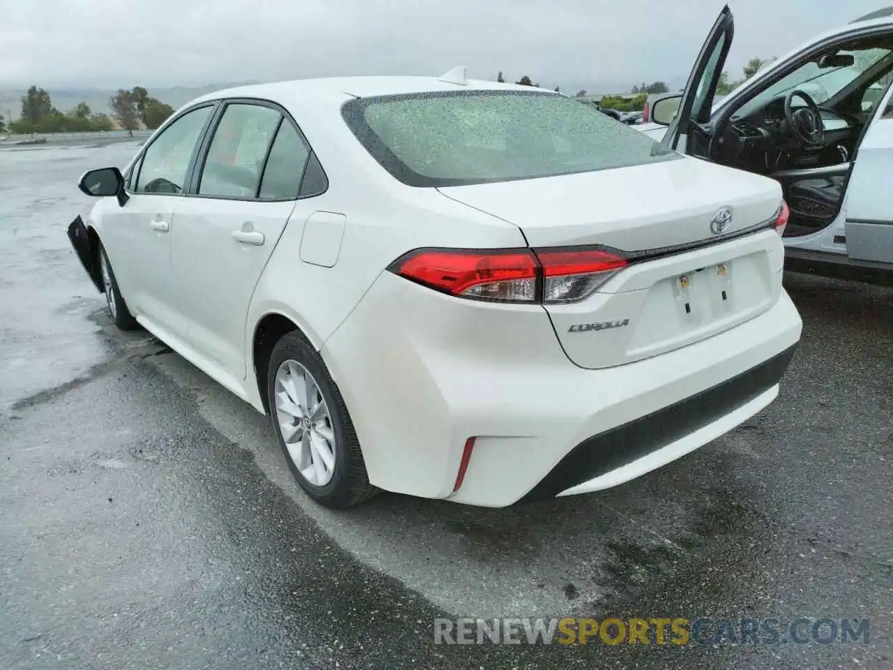 3 Photograph of a damaged car JTDVPRAE1LJ097997 TOYOTA COROLLA 2020