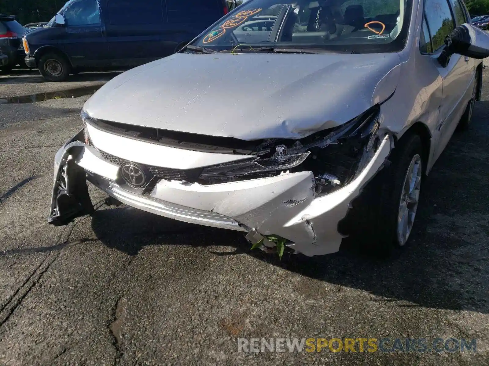 9 Photograph of a damaged car JTDVPRAE1LJ114300 TOYOTA COROLLA 2020