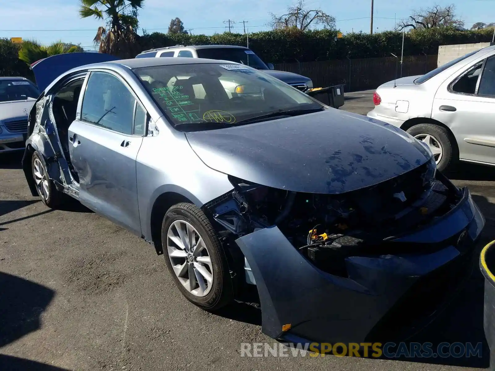 1 Photograph of a damaged car JTDVPRAE3LJ096821 TOYOTA COROLLA 2020