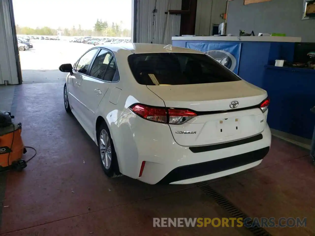 3 Photograph of a damaged car JTDVPRAE3LJ102519 TOYOTA COROLLA 2020