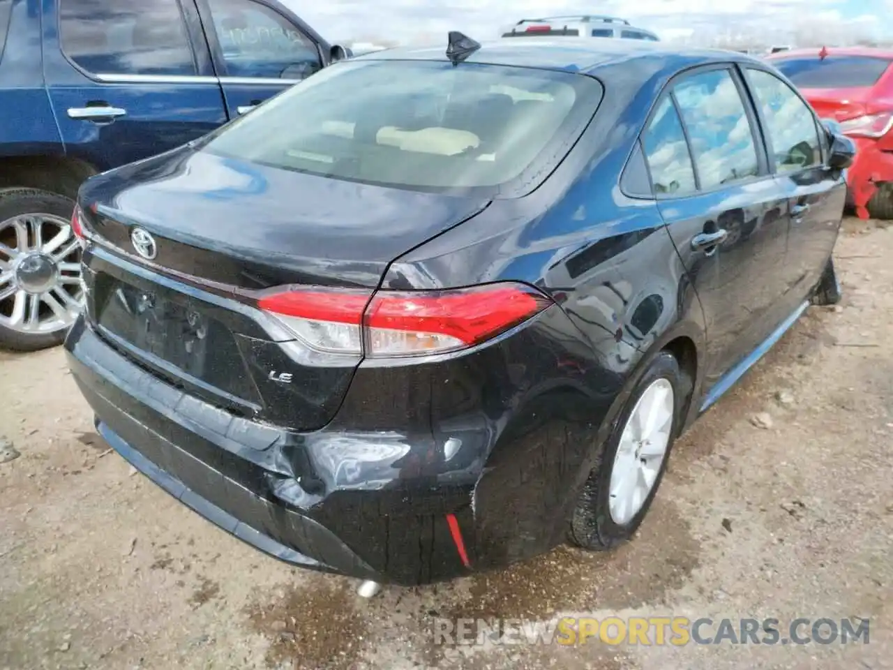 4 Photograph of a damaged car JTDVPRAE5LJ078238 TOYOTA COROLLA 2020