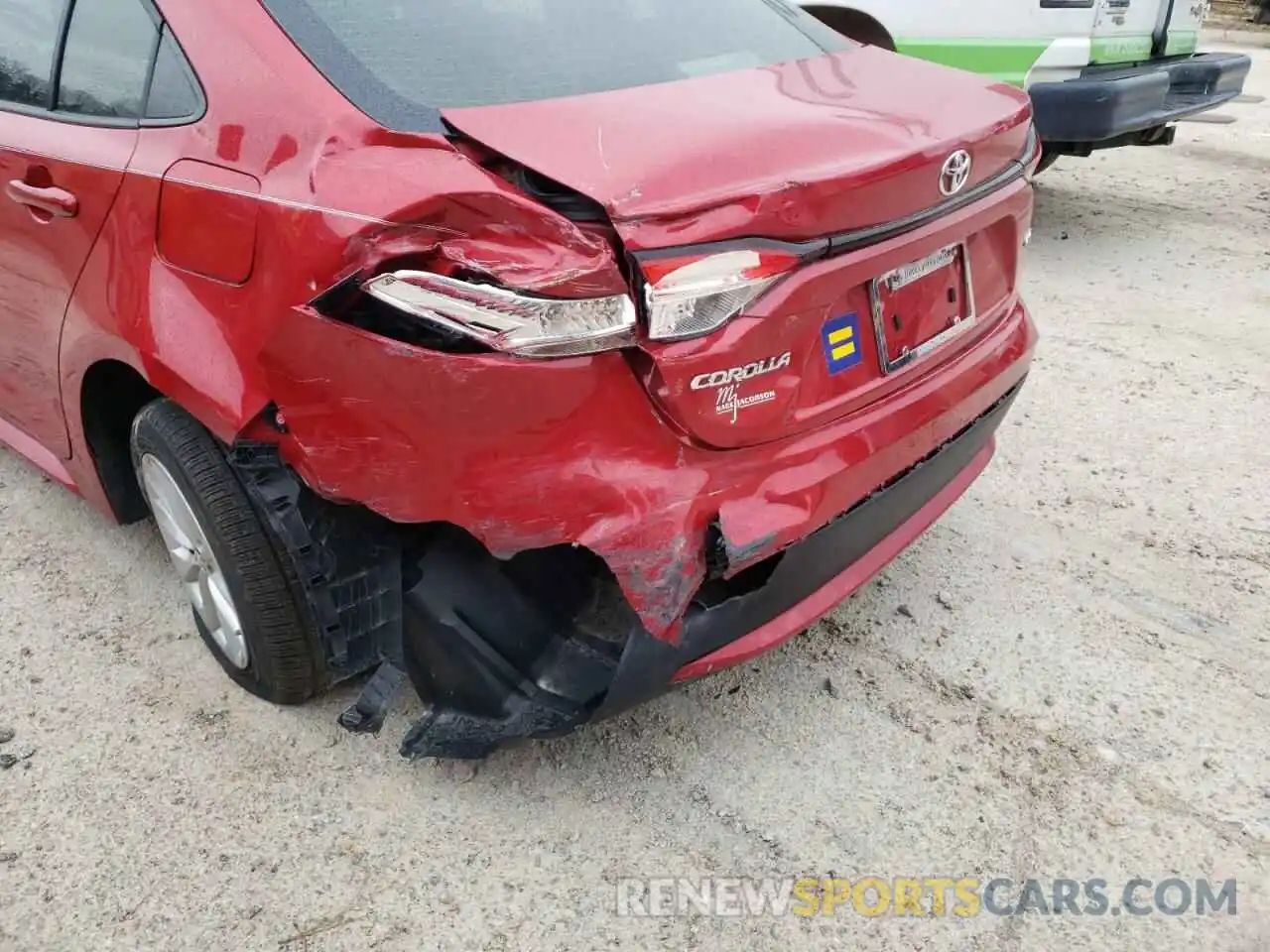 9 Photograph of a damaged car JTDVPRAE5LJ089384 TOYOTA COROLLA 2020