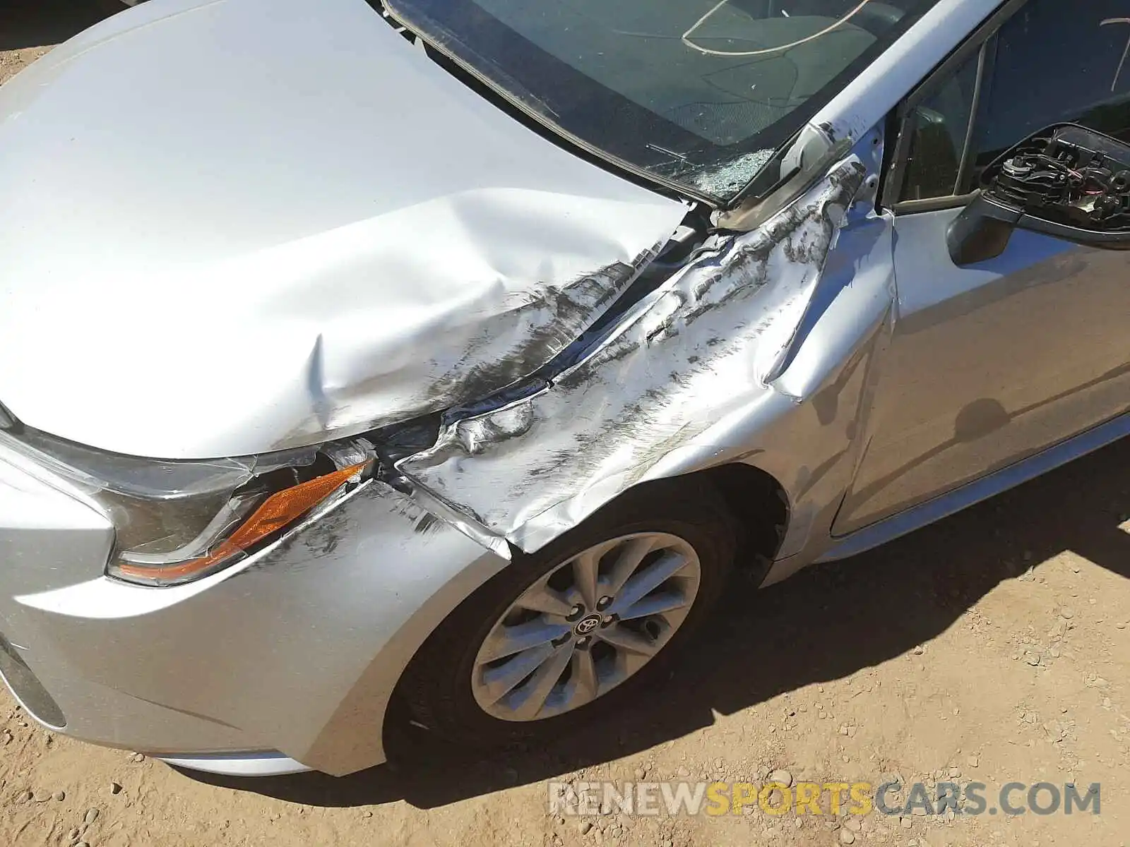 9 Photograph of a damaged car JTDVPRAE5LJ096769 TOYOTA COROLLA 2020