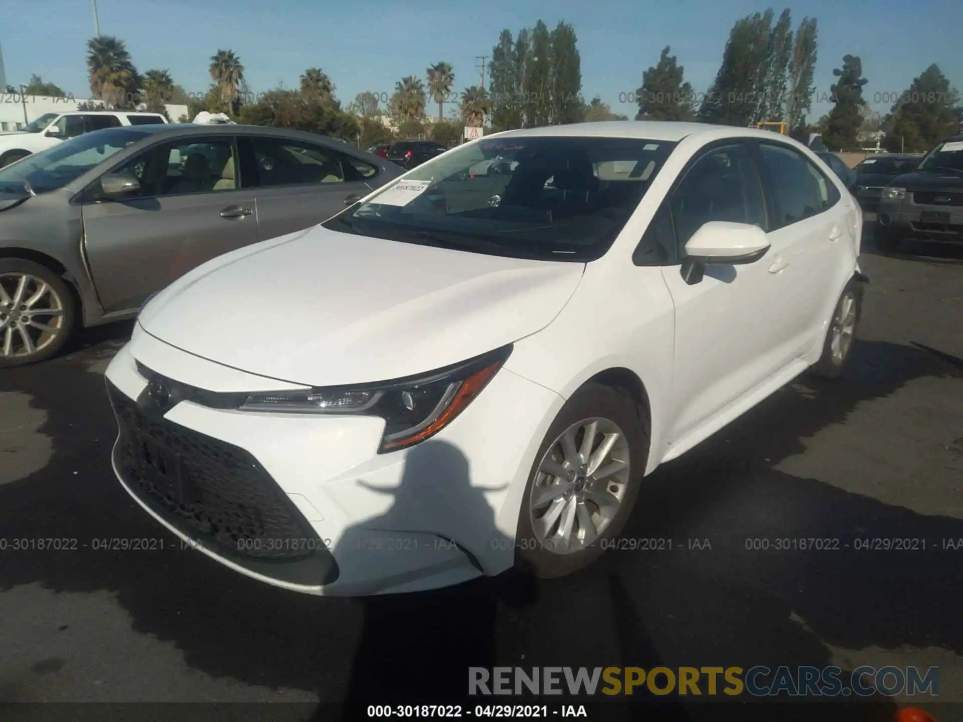 2 Photograph of a damaged car JTDVPRAE5LJ107348 TOYOTA COROLLA 2020