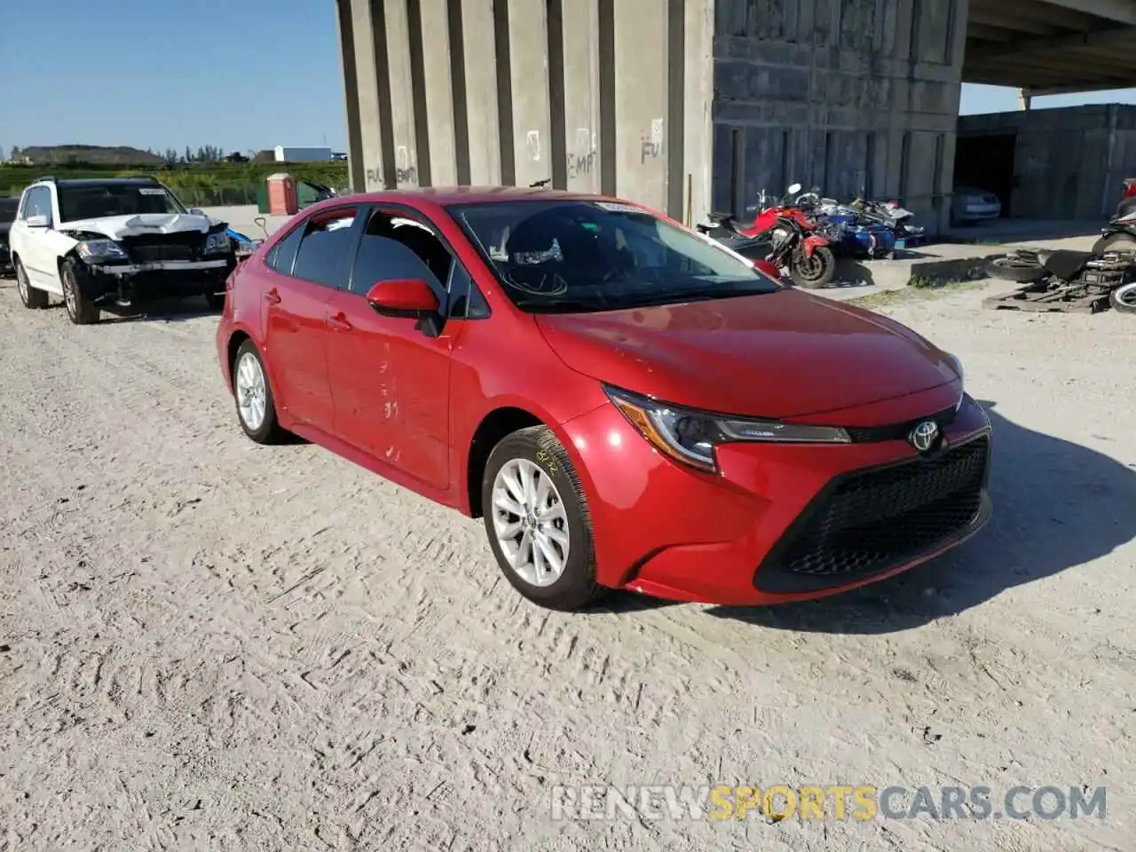 1 Photograph of a damaged car JTDVPRAE5LJ109584 TOYOTA COROLLA 2020