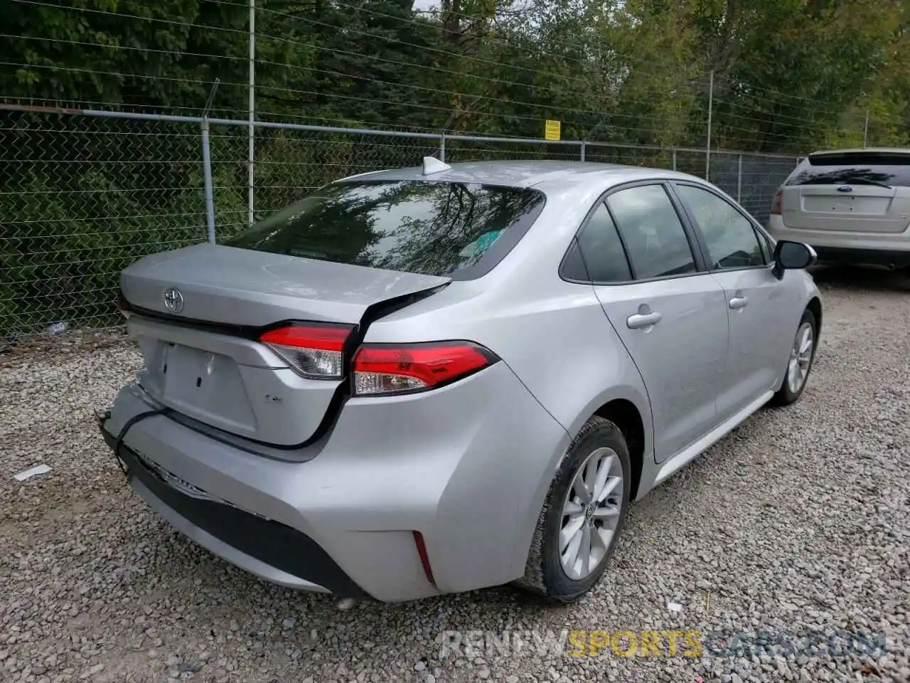 4 Photograph of a damaged car JTDVPRAE6LJ083867 TOYOTA COROLLA 2020