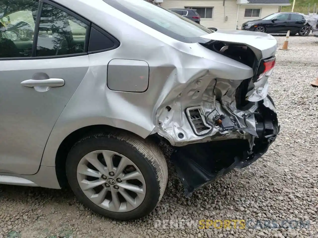 9 Photograph of a damaged car JTDVPRAE6LJ083867 TOYOTA COROLLA 2020