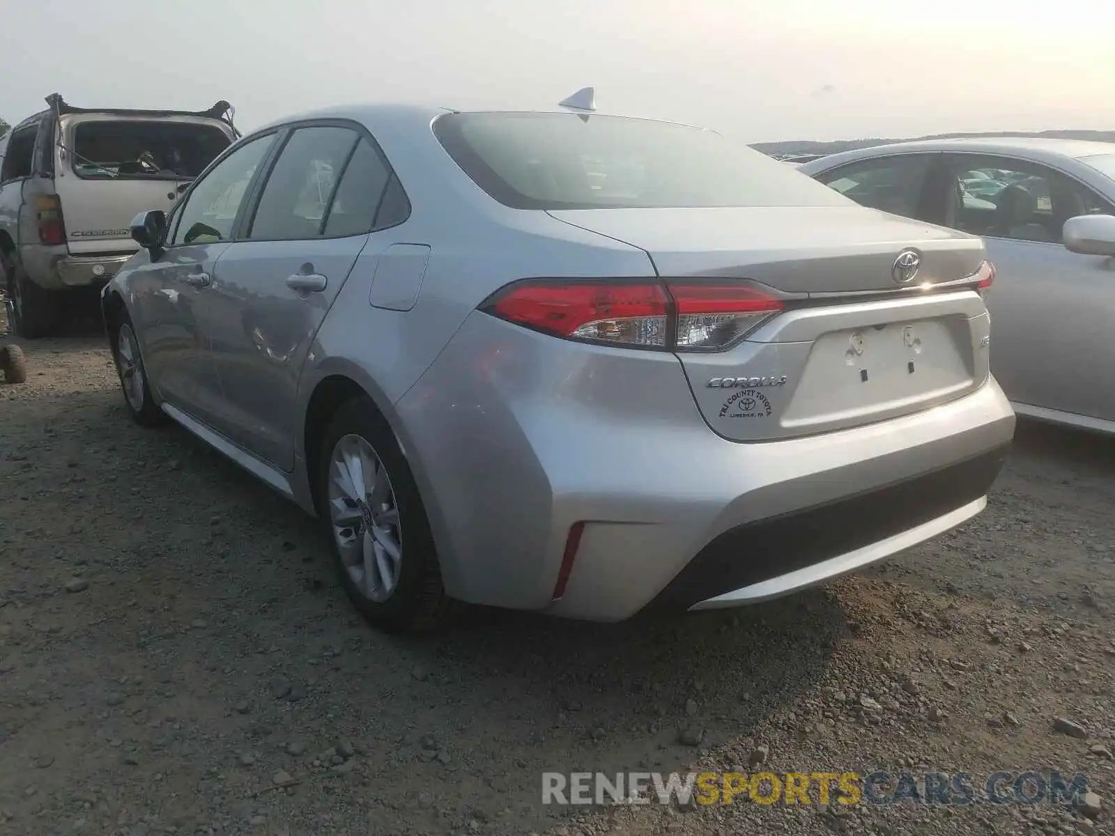 3 Photograph of a damaged car JTDVPRAE6LJ103695 TOYOTA COROLLA 2020