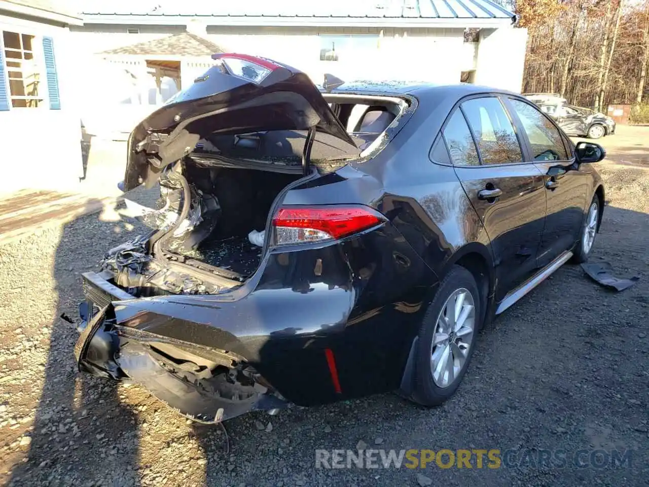 4 Photograph of a damaged car JTDVPRAE8LJ085216 TOYOTA COROLLA 2020