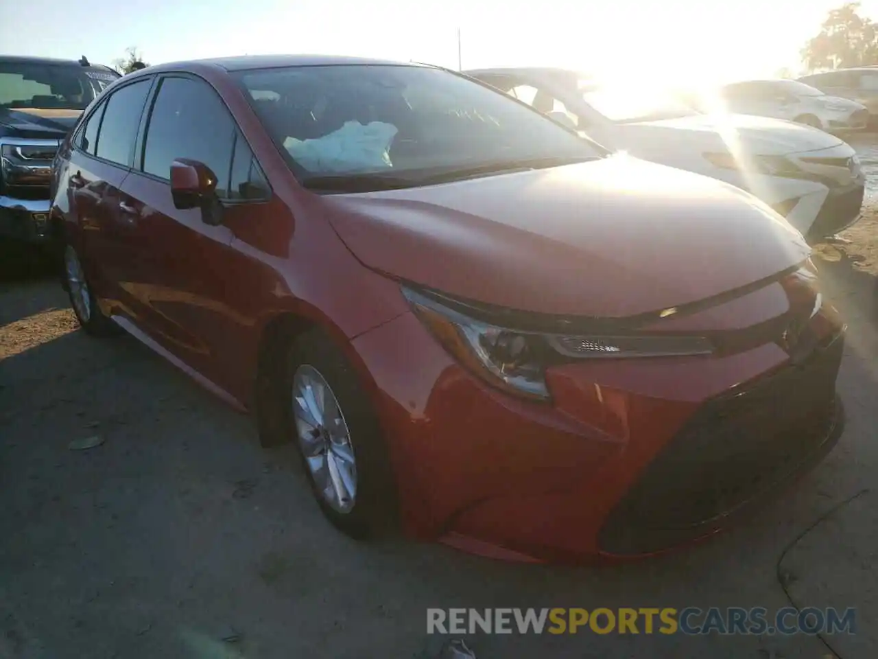 1 Photograph of a damaged car JTDVPRAE8LJ112298 TOYOTA COROLLA 2020