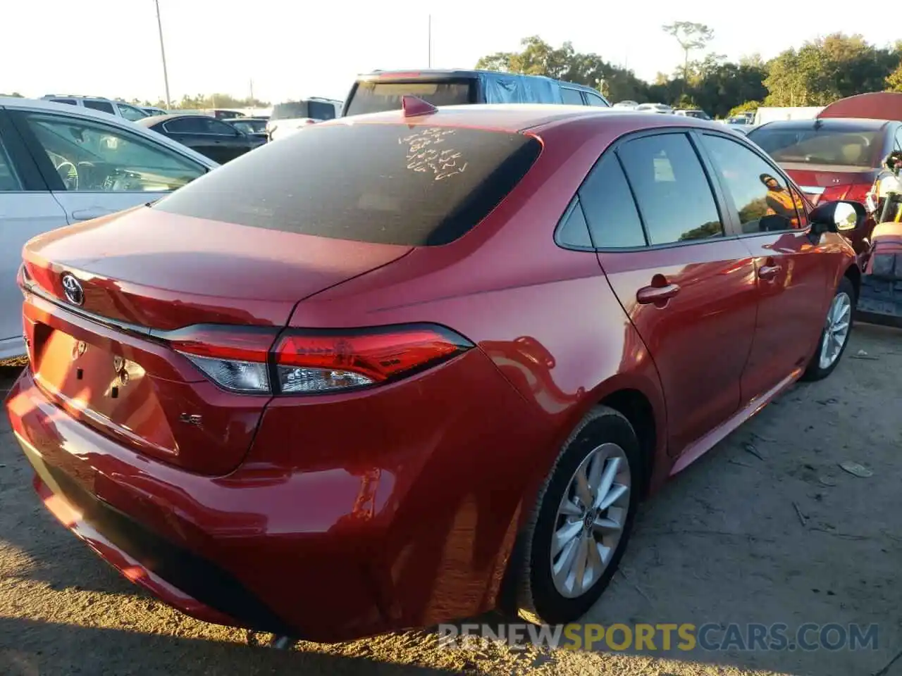 4 Photograph of a damaged car JTDVPRAE8LJ112298 TOYOTA COROLLA 2020