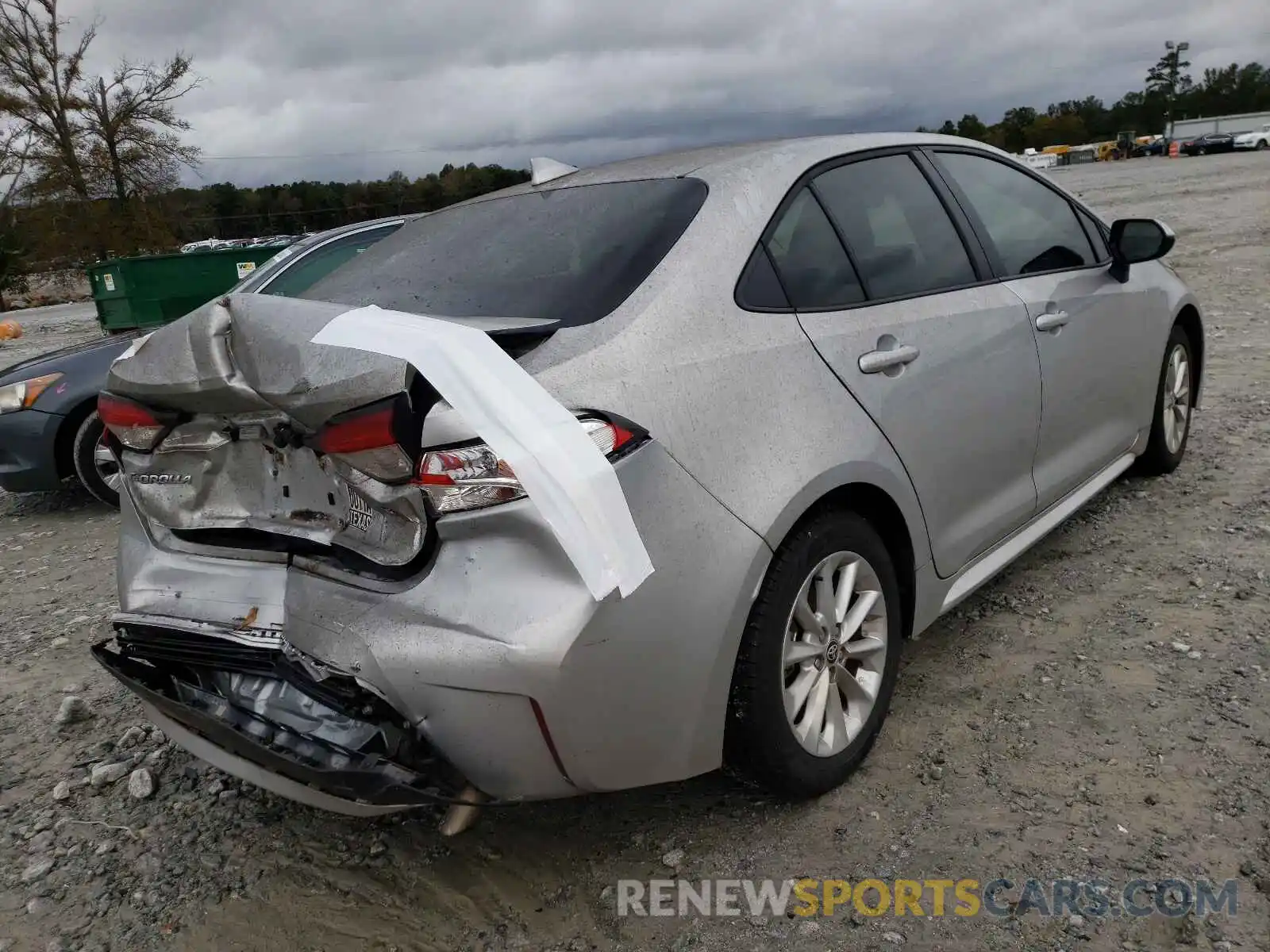 4 Photograph of a damaged car JTDVPRAE9LJ116599 TOYOTA COROLLA 2020