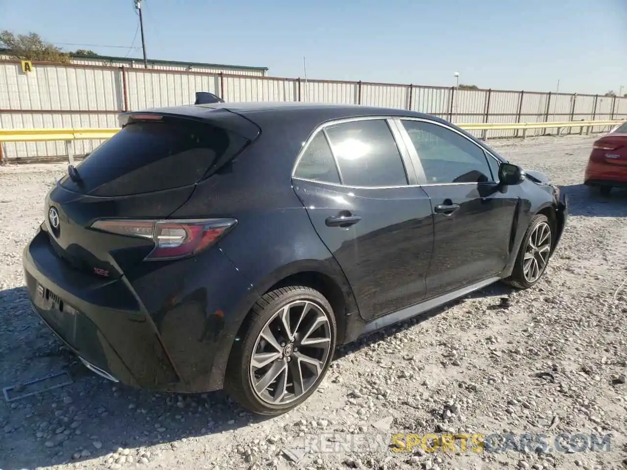 4 Photograph of a damaged car JTNA4RBE1L3093566 TOYOTA COROLLA 2020