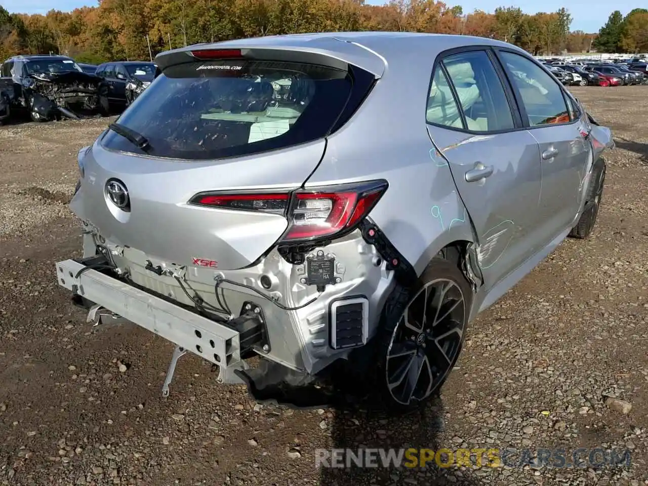 4 Photograph of a damaged car JTNA4RBE5L3075541 TOYOTA COROLLA 2020