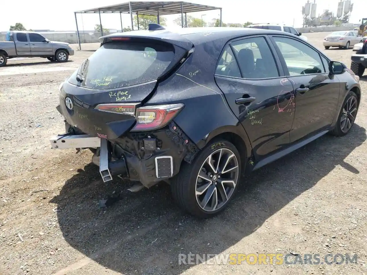 4 Photograph of a damaged car JTNA4RBE6L3086998 TOYOTA COROLLA 2020