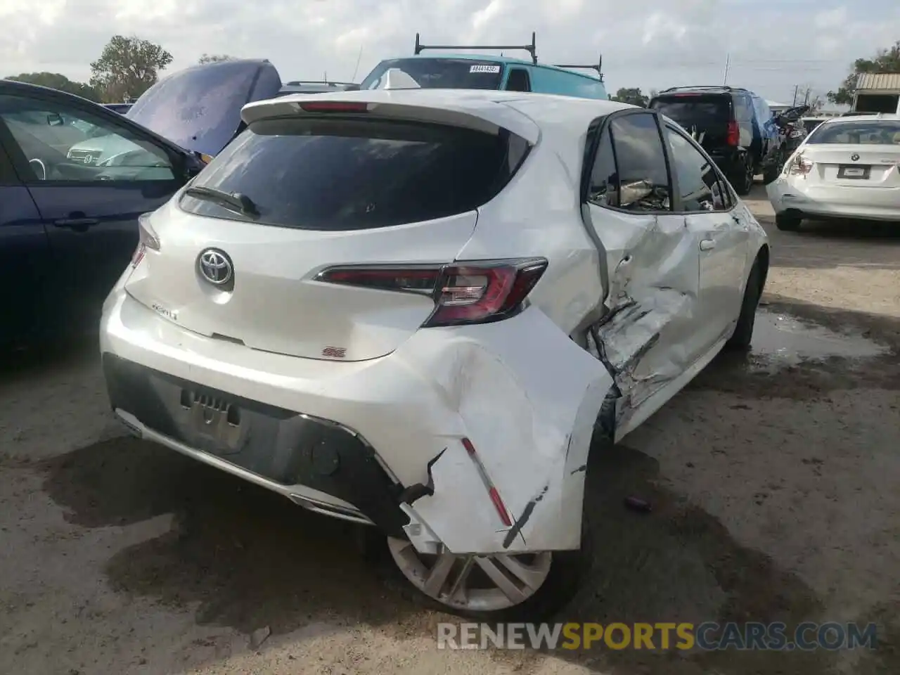 4 Photograph of a damaged car JTNB4RBE0L3097452 TOYOTA COROLLA 2020