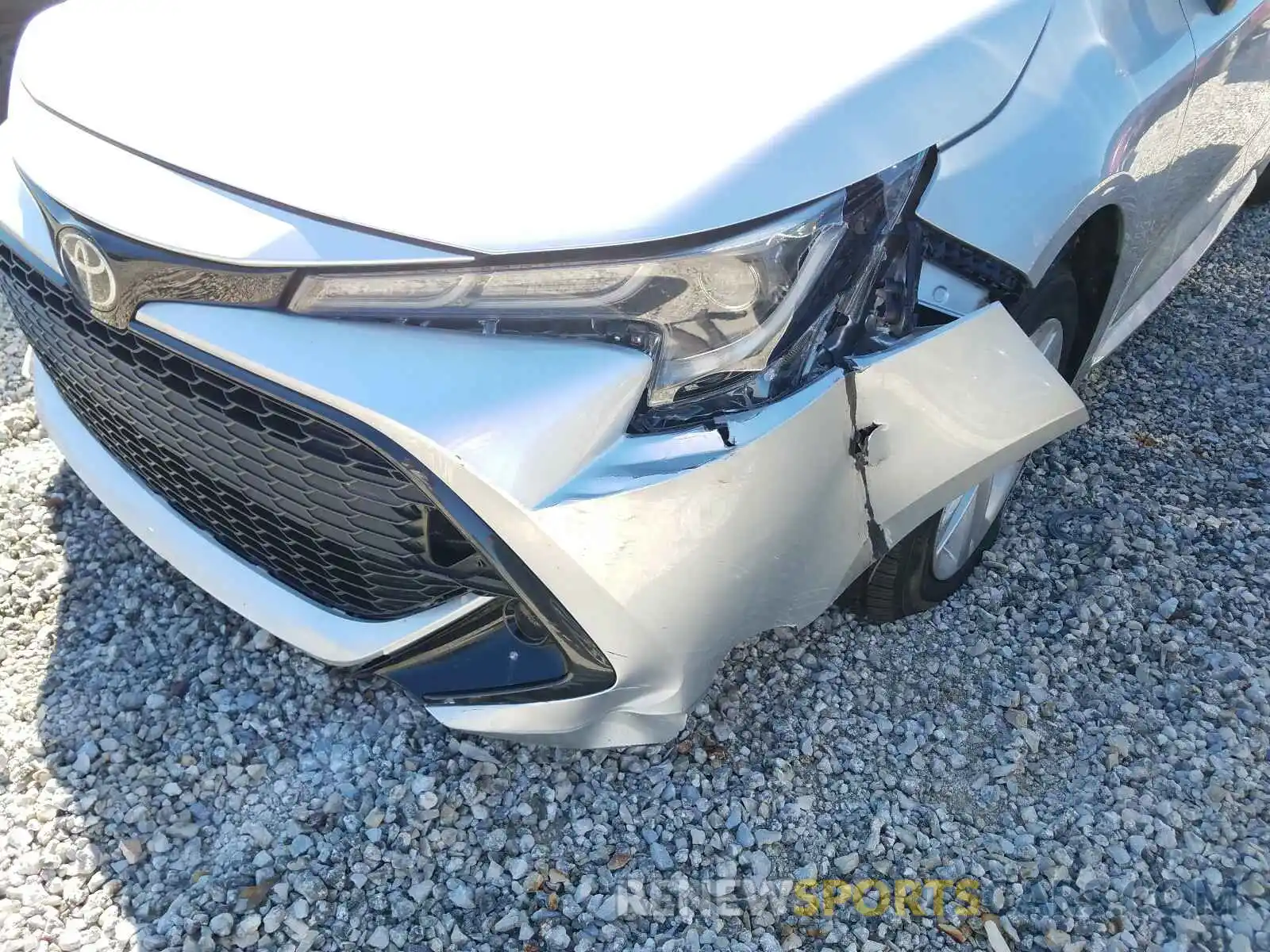 9 Photograph of a damaged car JTNB4RBE6L3100077 TOYOTA COROLLA 2020