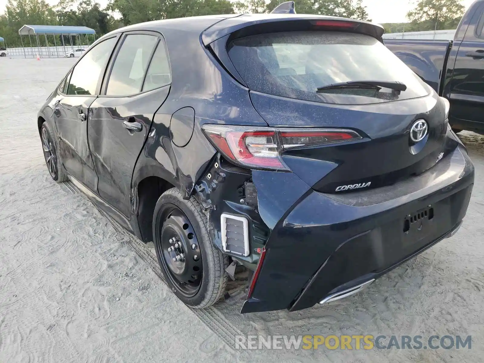 3 Photograph of a damaged car JTNC4RBE1L3085279 TOYOTA COROLLA 2020