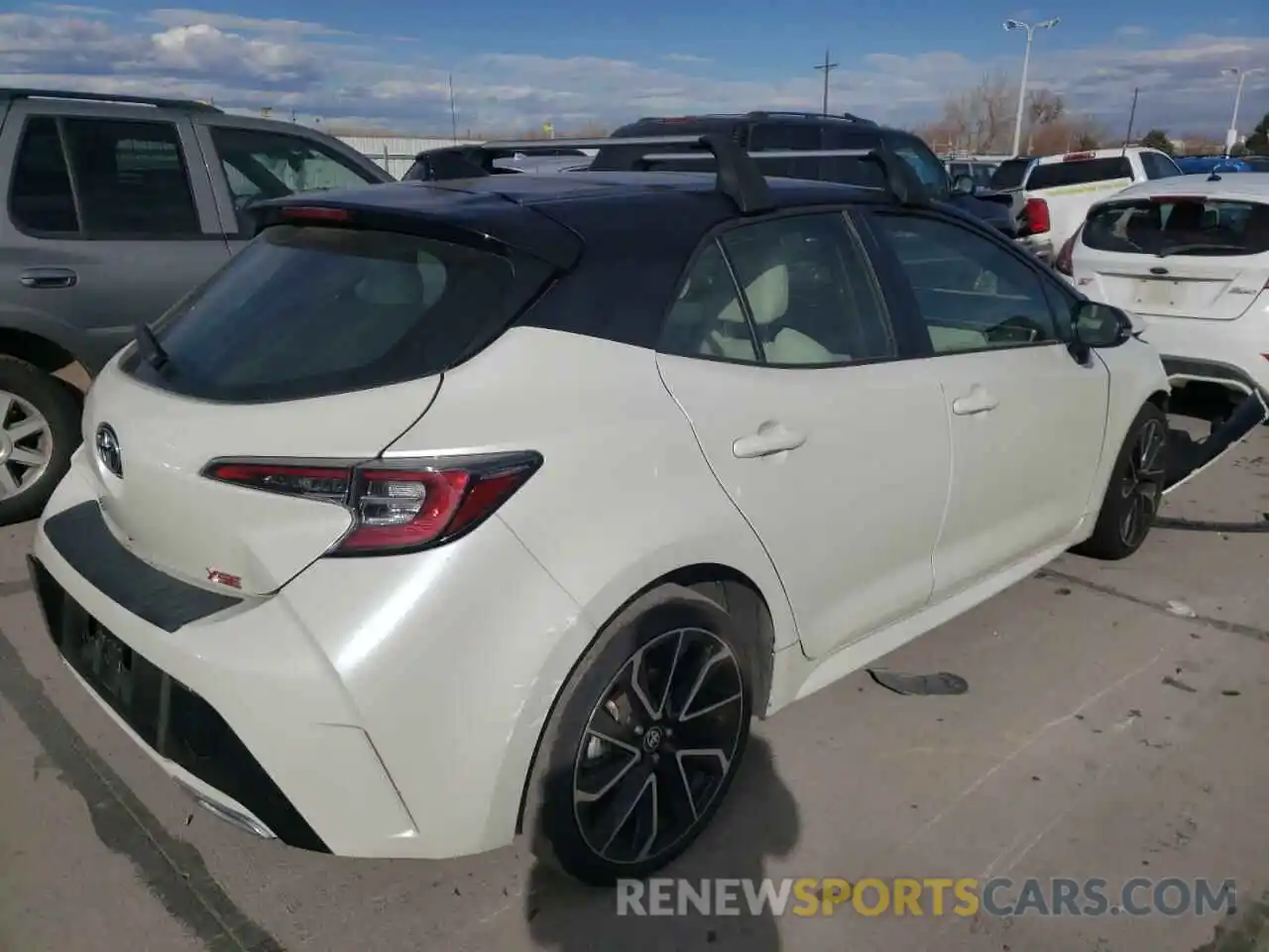 4 Photograph of a damaged car JTNC4RBE4L3078584 TOYOTA COROLLA 2020