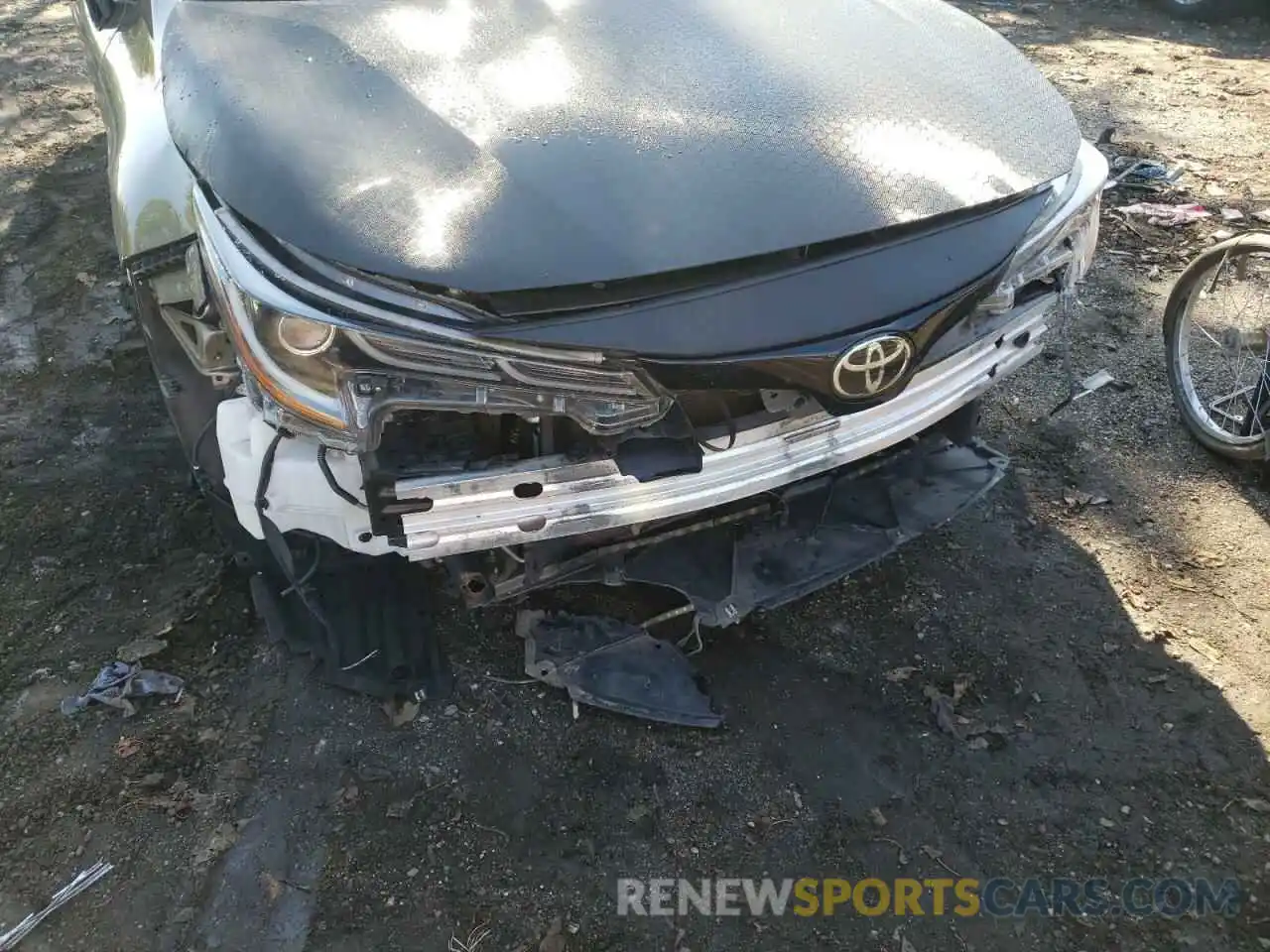 9 Photograph of a damaged car JTNC4RBE4L3081839 TOYOTA COROLLA 2020