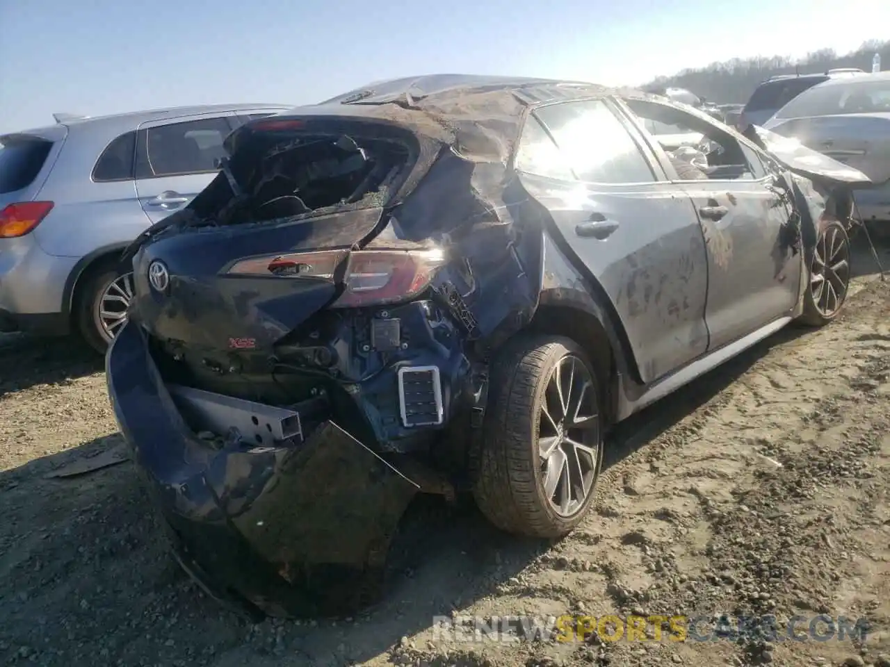 4 Photograph of a damaged car JTNC4RBE6L3081695 TOYOTA COROLLA 2020