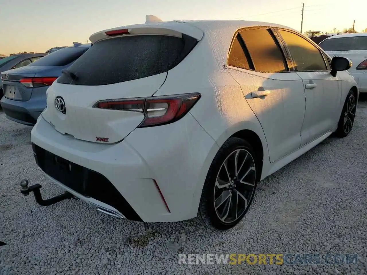 4 Photograph of a damaged car JTNC4RBE8L3090513 TOYOTA COROLLA 2020