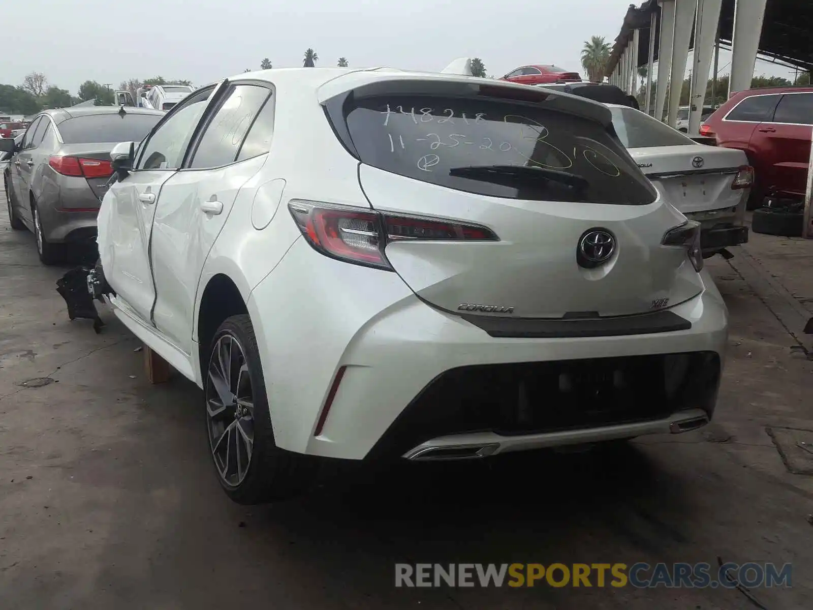 3 Photograph of a damaged car JTNC4RBE8L3092293 TOYOTA COROLLA 2020